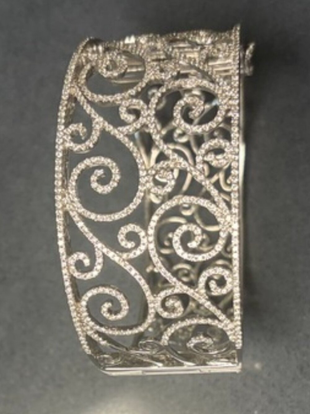 18k white gold and diamond cuff